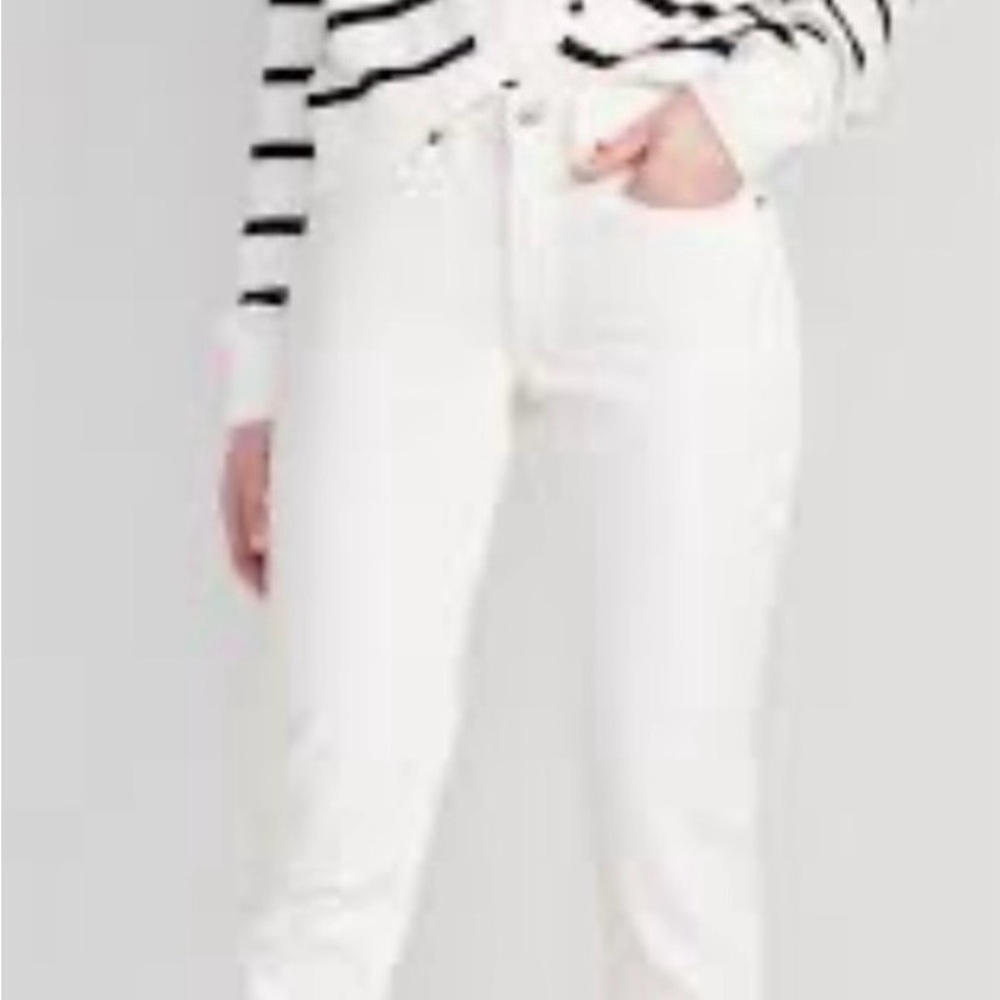 GAP Classic White Denim size 6/28 petite NWT